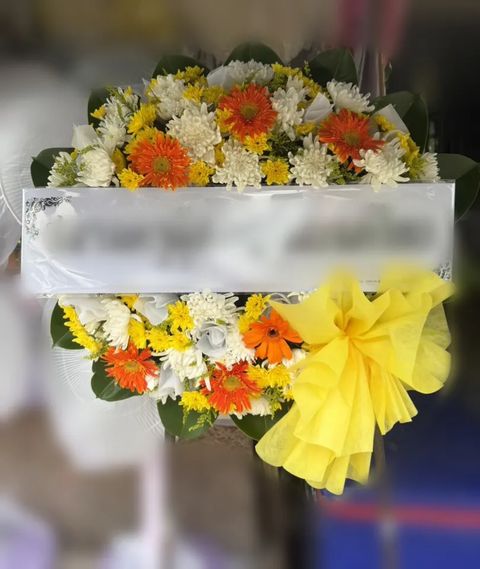 พวงหรีดเยอบีร่า โทนเหลืองส้มขาว