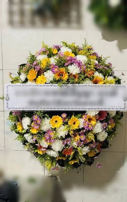 พวงหรีดเยอบีร่า โทนเหลืองชมพู