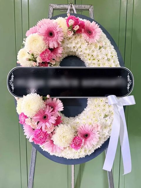 พวงหรีดกุหลาบ โทนขาวล้วน