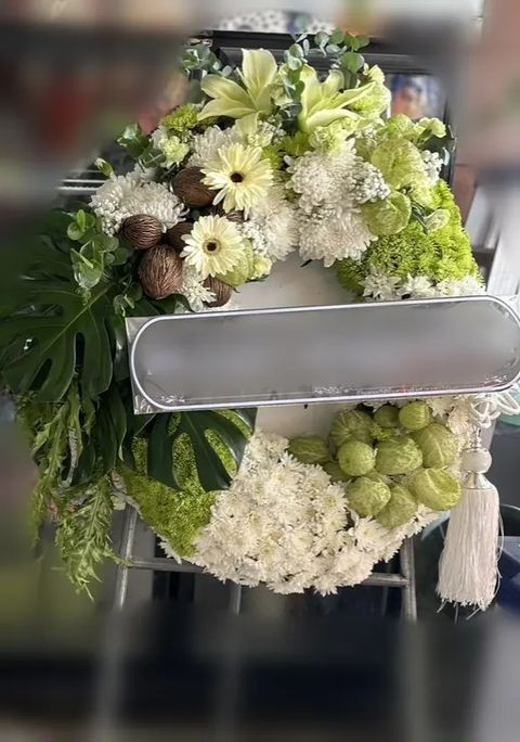 พวงหรีดลิลลี่ โทนเขียวขาว