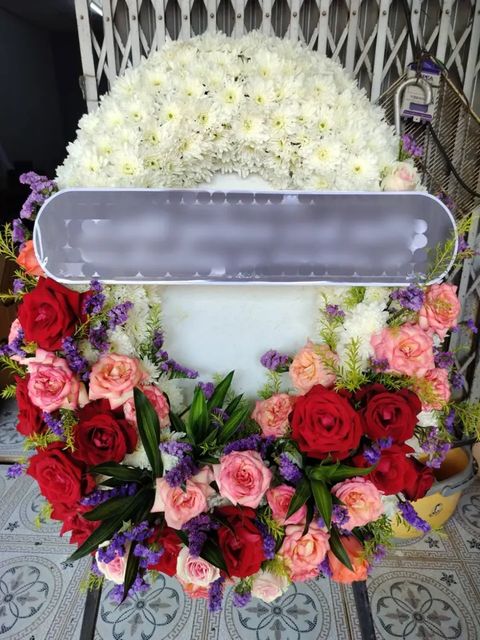 พวงหรีดกุหลาบ โทนแดง