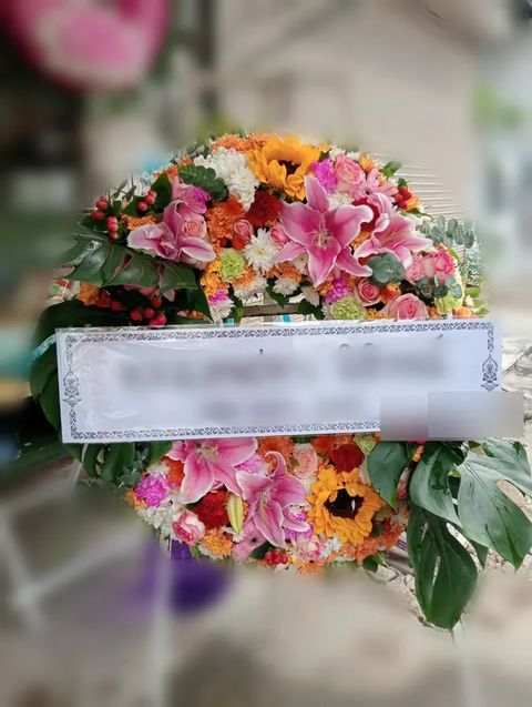 พวงหรีดลิลลี่ โทนชมพูเหลืองขาว