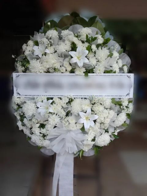 พวงหรีดลิลลี่ โทนเขียวขาว