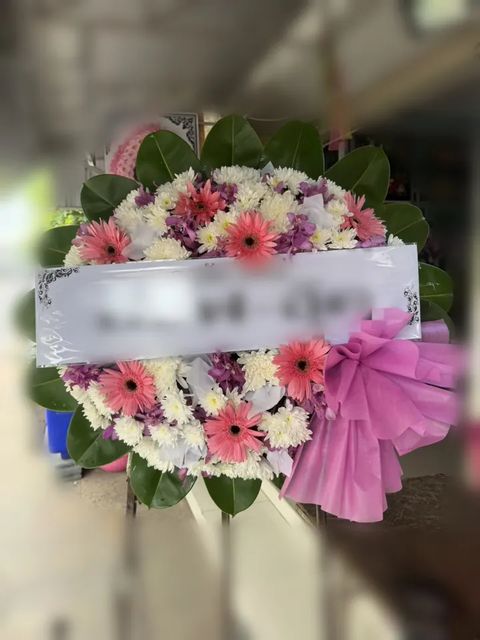 พวงหรีดกล้วยไม้ โทนชมพูแดงขาว