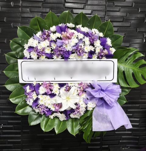พวงหรีดกล้วยไม้ โทนม่วงขาว