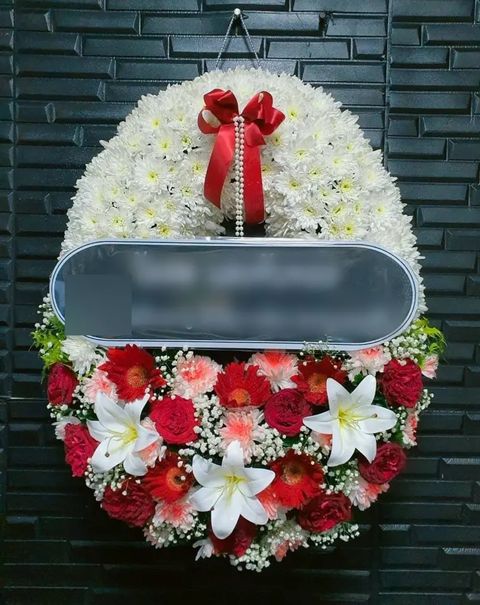 พวงหรีดลิลลี่ โทนแดงขาวชมพู