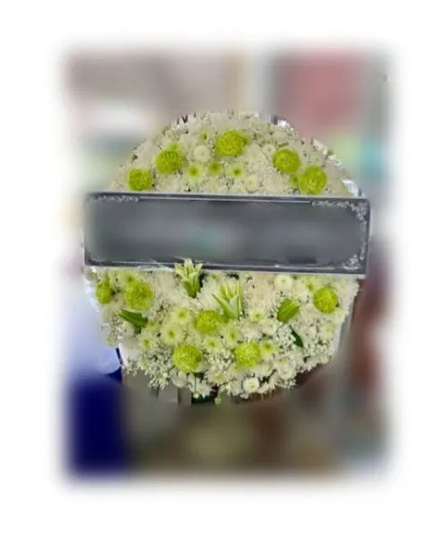 พวงหรีดดอกไม้สด โทนเขียวขาว