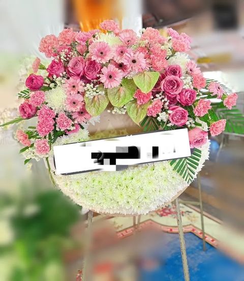พวงหรีดกุหลาบ โทนชมพูเขียวขาว