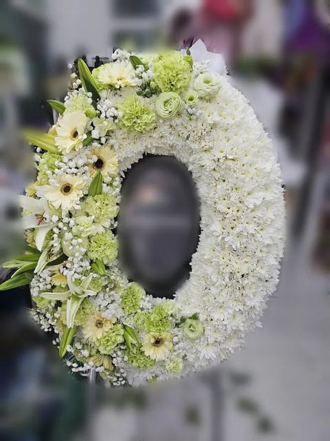 พวงหรีดลิลลี่ โทนเขียวขาว