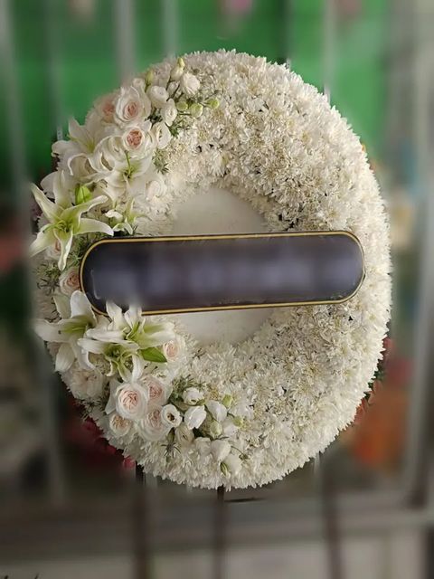 พวงหรีดลิลลี่ โทนครีมขาวชมพู