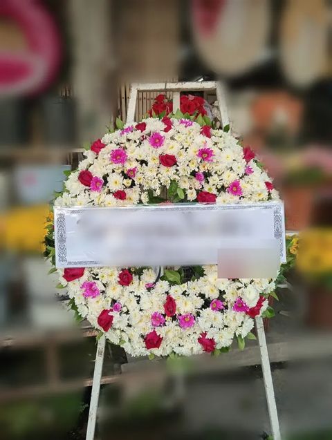 พวงหรีดกุหลาบ โทนขาวแดงชมพู