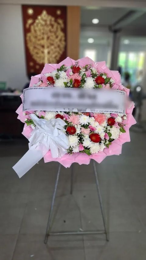พวงหรีดเยอบีร่า โทนขาวชมพู