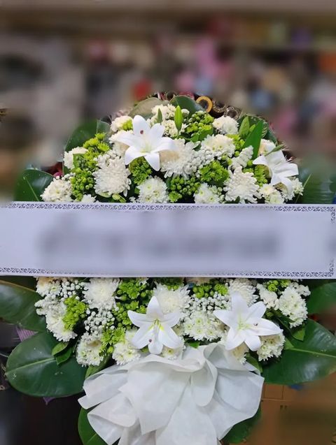 พวงหรีดลิลลี่ โทนเขียวขาว