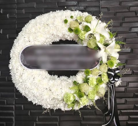 พวงหรีดลิลลี่ โทนขาวเขียว