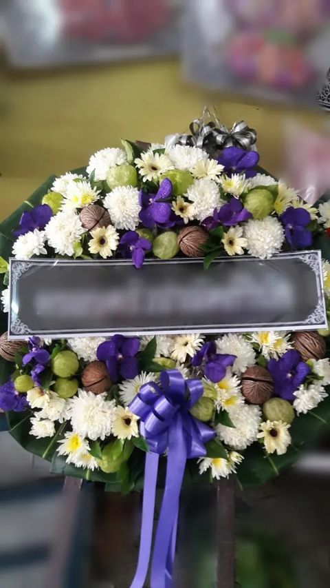 พวงหรีดกล้วยไม้ โทนม่วงชมพูขาว