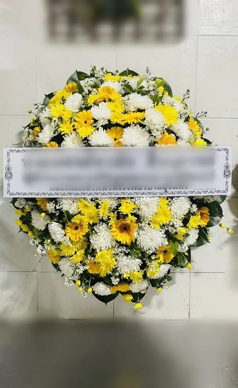 พวงหรีดเยอบีร่า โทนเหลืองขาวเขียว