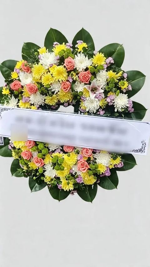 พวงหรีดลิลลี่ โทนพีชเหลืองขาว