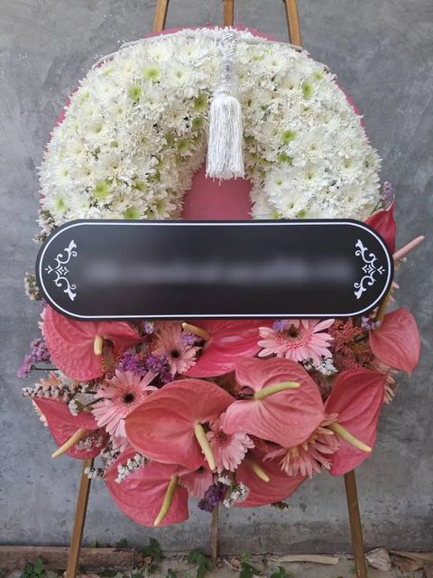 พวงหรีดหน้าวัว โทนขาวชมพู