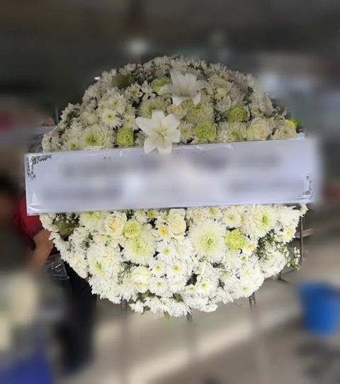 พวงหรีดลิลลี่ โทนเขียวขาว