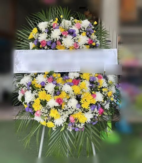พวงหรีดกุหลาบ โทนเหลืองขาวเขียว