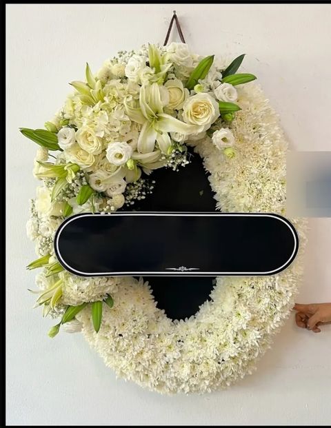 พวงหรีดลิลลี่ โทนขาวเขียว