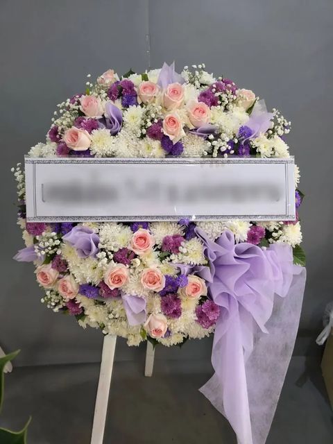 พวงหรีดกุหลาบ โทนม่วงชมพูครีม