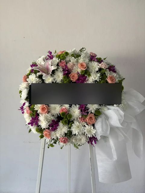 พวงหรีดกล้วยไม้ โทนขาวชมพูม่วง