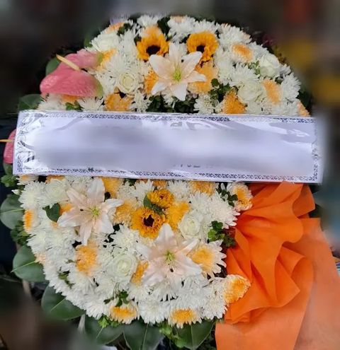 พวงหรีดลิลลี่ โทนขาวเหลืองส้ม