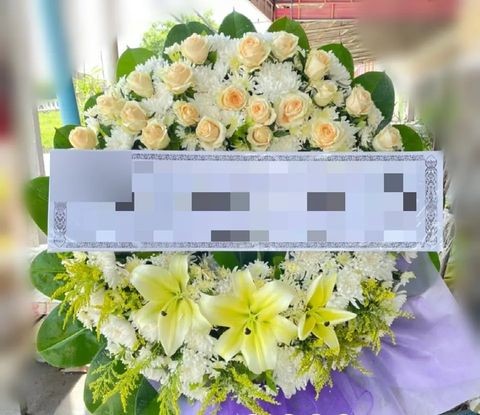 พวงหรีดกุหลาบ โทนเหลืองขาวส้ม