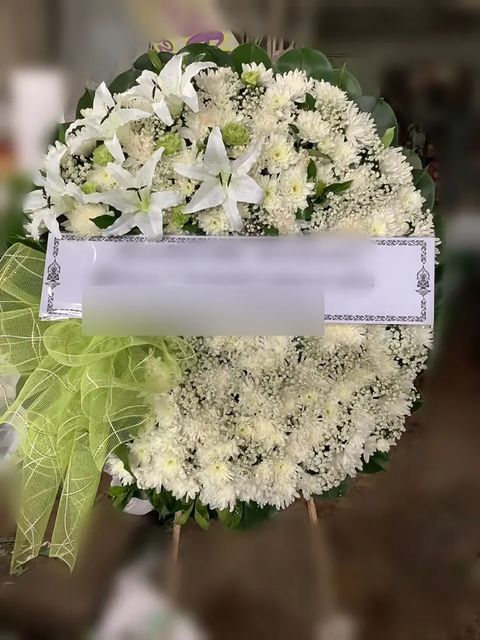 พวงหรีดลิลลี่ โทนเขียวขาว