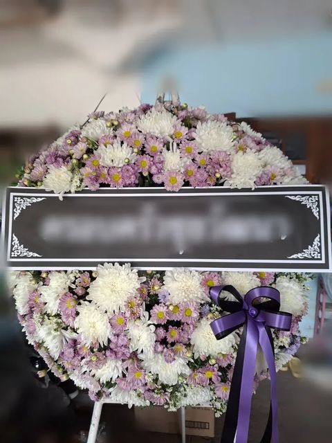 พวงหรีดดอกไม้สด โทนขาวม่วงชมพู