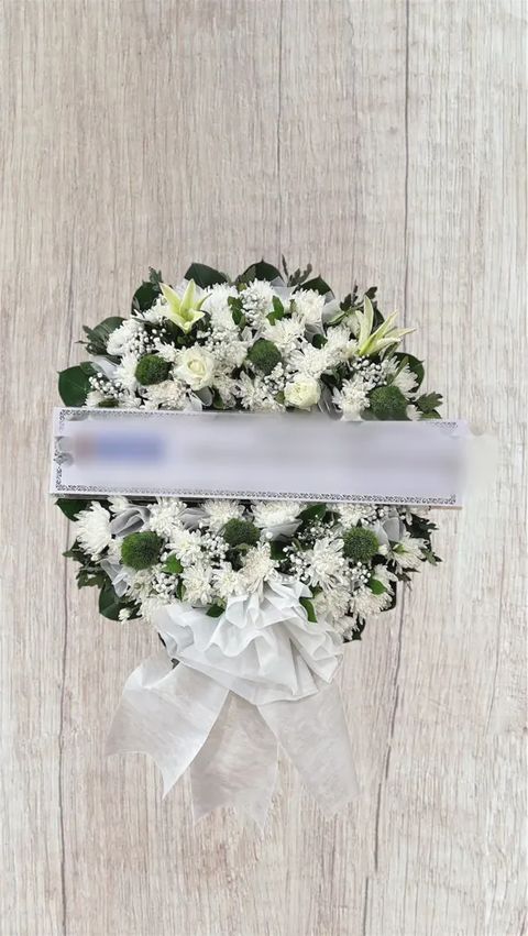 พวงหรีดลิลลี่ โทนขาวเขียว