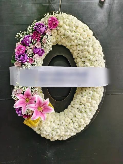 พวงหรีดลิลลี่ โทนขาวม่วง
