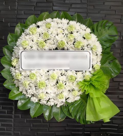 พวงหรีดคาร์เนชั่น โทนเขียวขาว