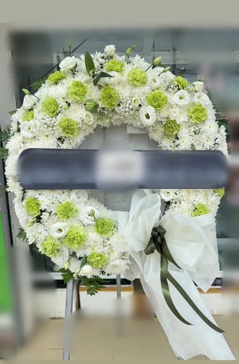 พวงหรีดลิลลี่ โทนเขียวขาว