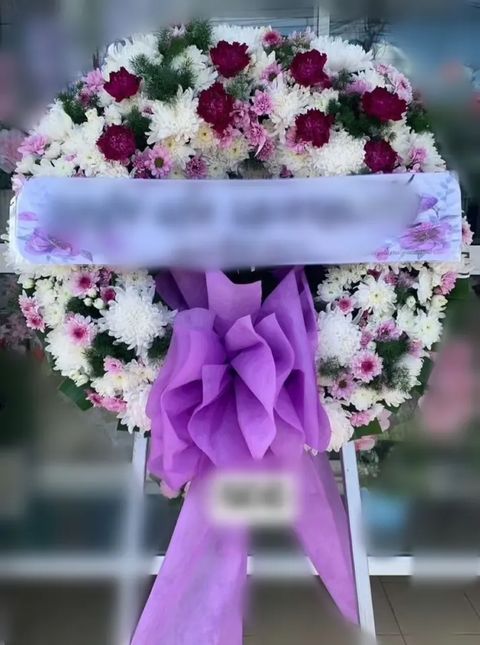 พวงหรีดคาร์เนชั่น โทนม่วงชมพูขาว
