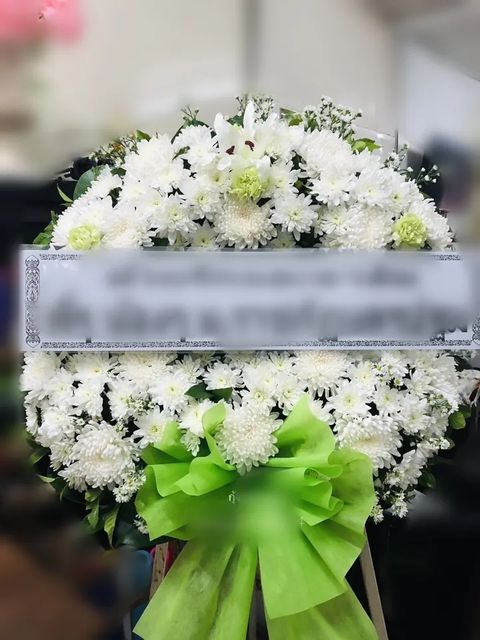 พวงหรีดลิลลี่ โทนเขียวขาว