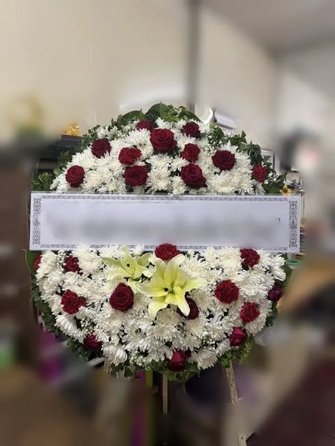 พวงหรีดลิลลี่ โทนขาวแดง