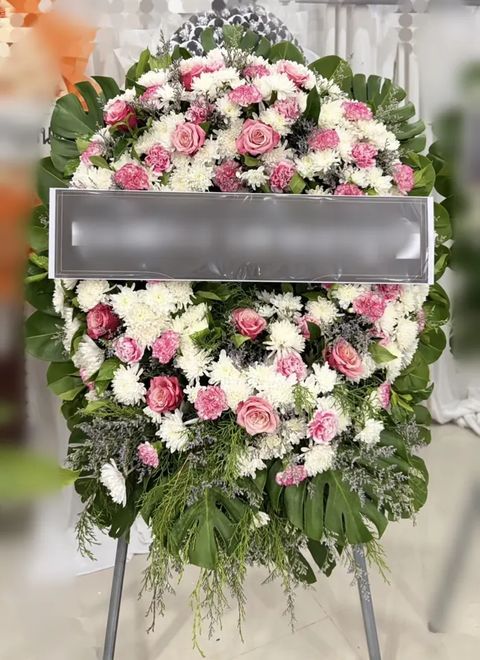 พวงหรีดกุหลาบ โทนชมพูเขียวขาว