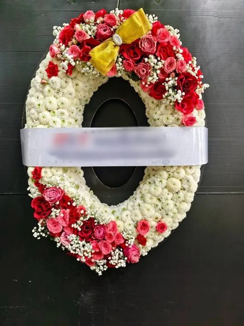 พวงหรีดกุหลาบ โทนขาวล้วน
