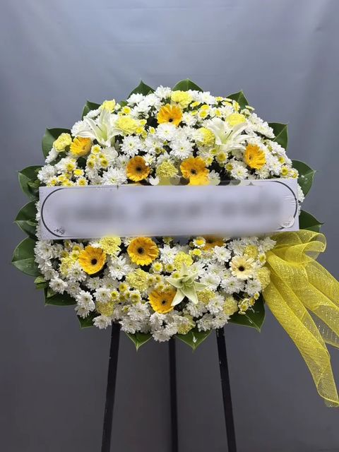 พวงหรีดลิลลี่ โทนเหลืองเขียว