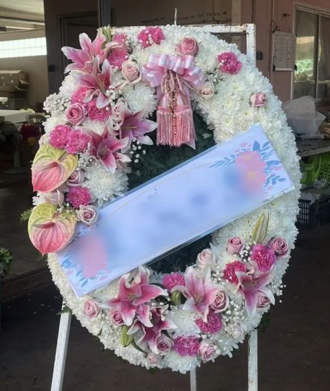 พวงหรีดลิลลี่ โทนขาวชมพู