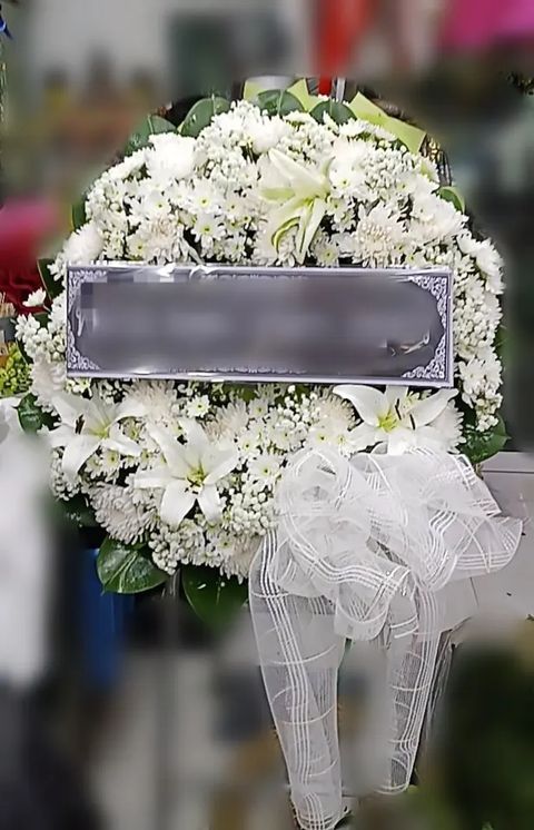 พวงหรีดลิลลี่ โทนเขียวขาว
