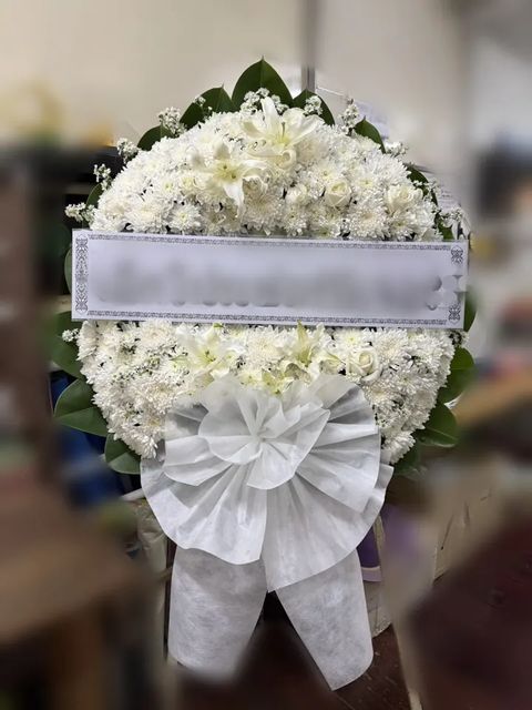 พวงหรีดลิลลี่ โทนขาวล้วน