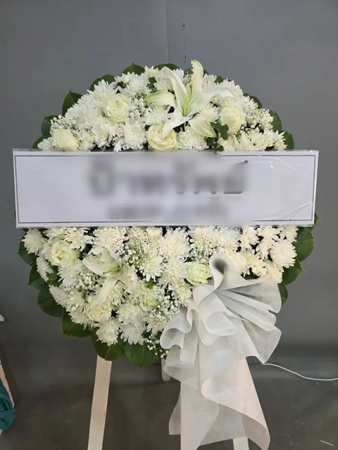 พวงหรีดลิลลี่ โทนขาวครีม
