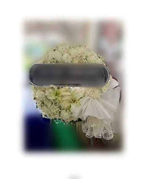 พวงหรีดลิลลี่ โทนครีมขาว