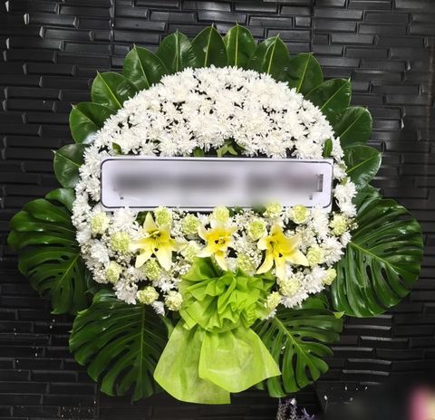 พวงหรีดลิลลี่ โทนเขียวขาว
