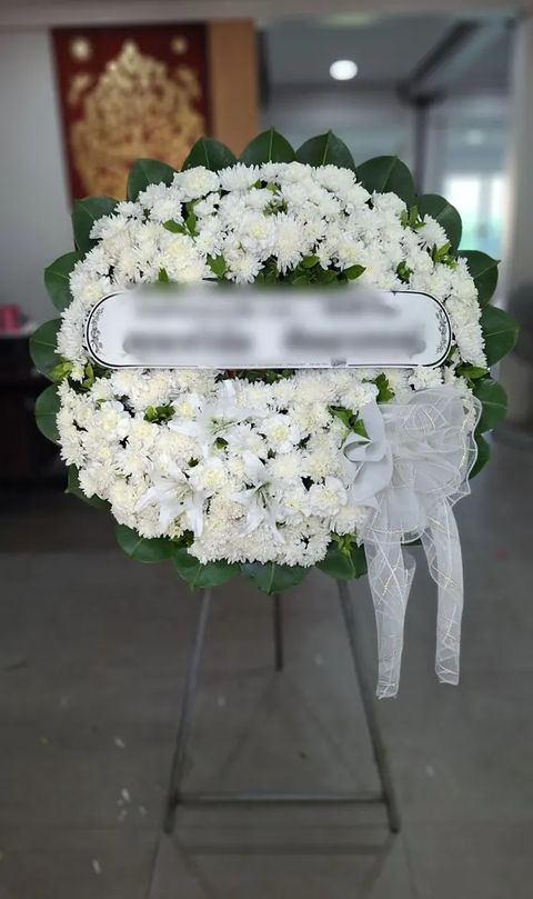พวงหรีดลิลลี่ โทนขาวล้วน