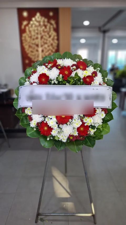 พวงหรีดเยอบีร่า โทนขาวแดง