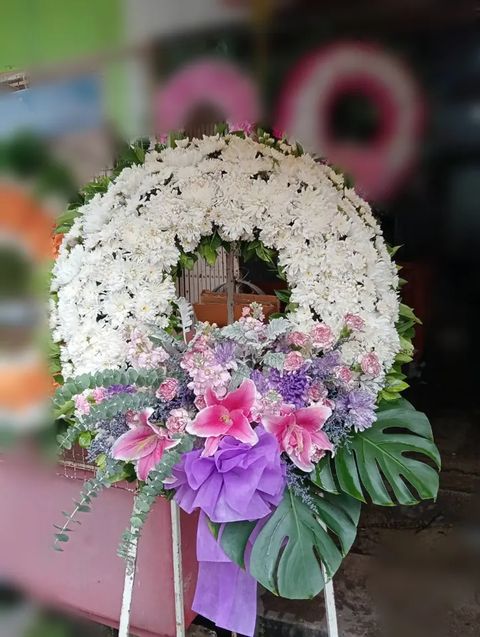 พวงหรีดลิลลี่ โทนขาวม่วงชมพู